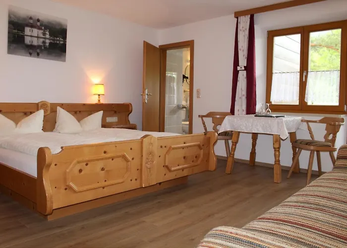 Gaestehaus Baltram Отель Рамзау