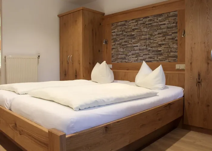 Gaestehaus Baltram Отель Рамзау