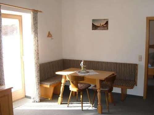 Gaestehaus Baltram Отель Рамзау